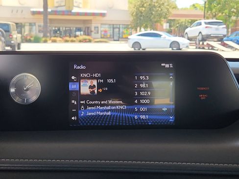 Used 2019 Lexus UX 200 w/ Accessory Package FWD image 12