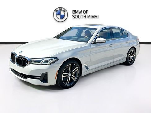 Used 2023 BMW 530i w/ Premium Package image 3