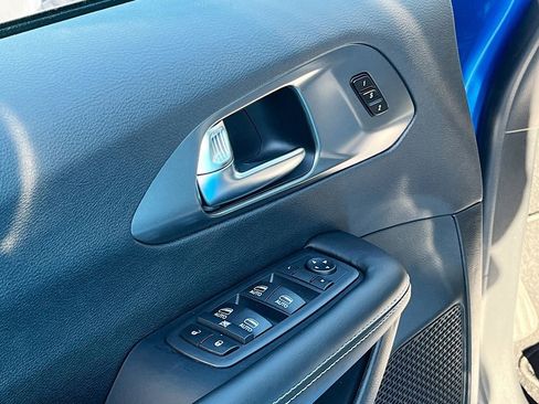 New 2026 Chrysler Pacifica Select w/ S Appearance Package image 17