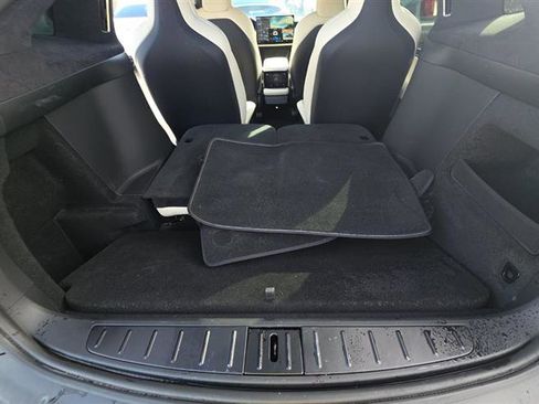 Used 2022 Tesla Model X Plaid image 9