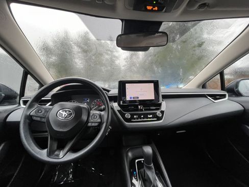 Used 2025 Toyota Corolla LE image 33