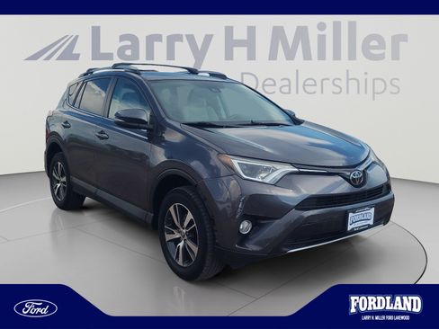 Used 2017 Toyota RAV4 XLE w/ Carpet Mat Package AWD/4WD image 7