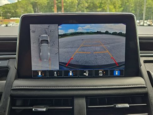 Used 2021 Chevrolet Tahoe Z71 w/ Z71 Signature Package AWD/4WD image 6