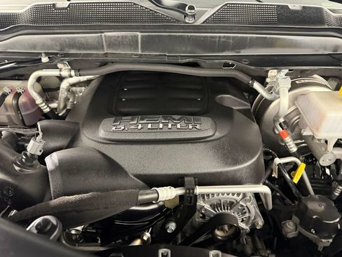 Certified 2025 RAM 2500 Big Horn AWD/4WD image 32