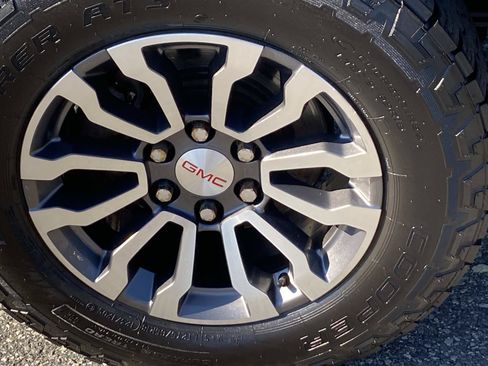 Used 2020 GMC Sierra 1500 AT4 w/ AT4 Premium Package AWD/4WD image 32
