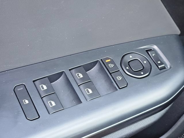 Used 2025 Kia K4 FWD image 21