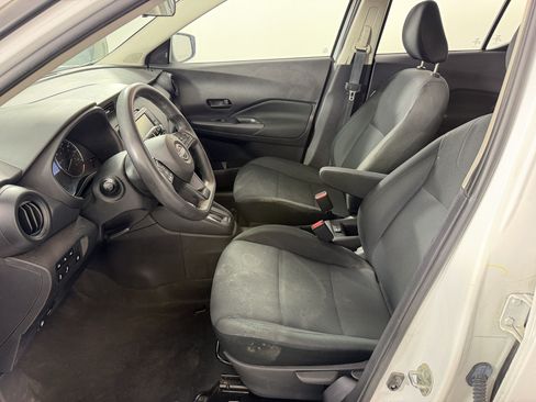Used 2024 Nissan Kicks S FWD image 5