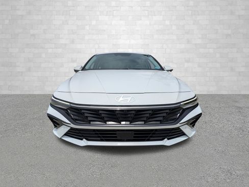 Certified 2024 Hyundai Elantra Limited FWD image 6