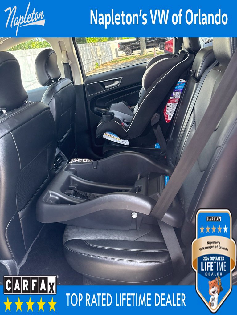 Used 2018 Ford Edge Titanium w/ Equipment Group 301A FWD image 4