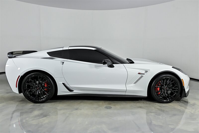 Used 2016 Chevrolet Corvette Z06 w/ 3LZ Preferred Equipment Group RWD image 10