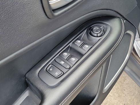 Used 2021 Jeep Compass Latitude FWD image 14