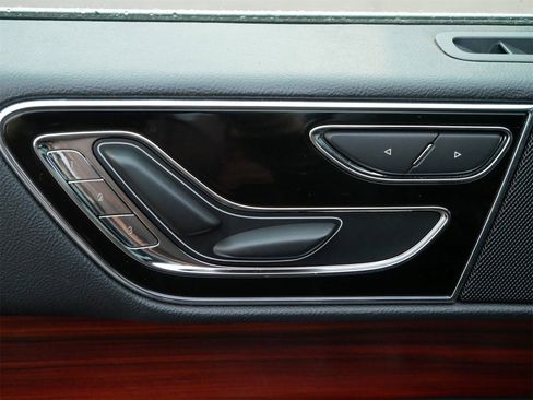 Used 2024 Lincoln Navigator Premiere image 21