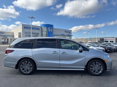 New 2026 Honda Odyssey Touring image 2