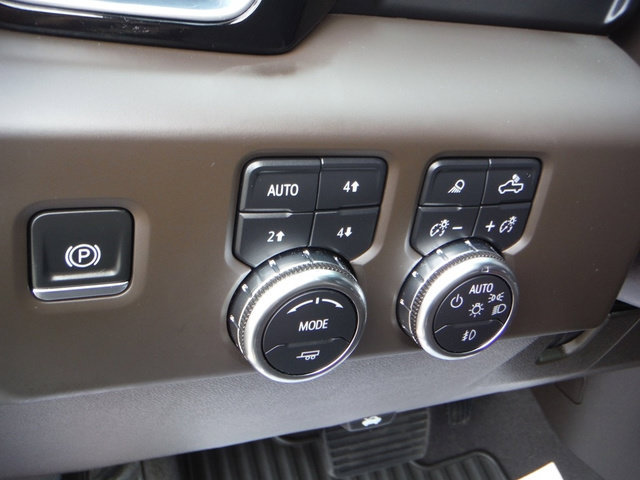 Used 2024 GMC Sierra 3500 Denali AWD/4WD image 33