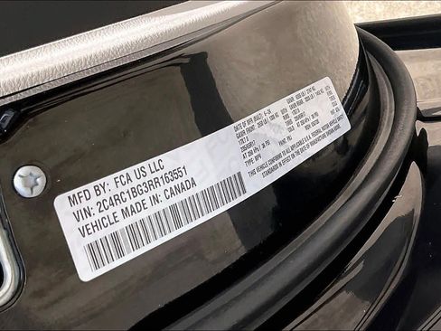 Certified 2024 Chrysler Pacifica Touring-L FWD image 34