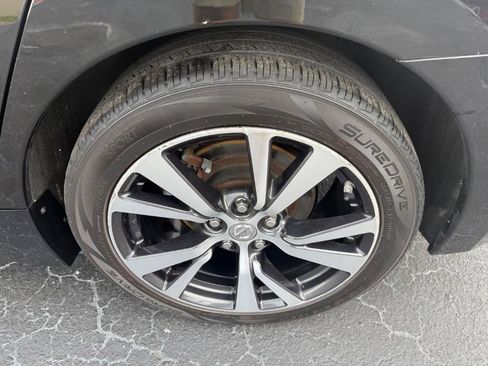 Used 2017 Nissan Maxima 3.5 SV image 21