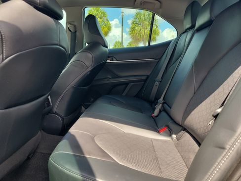 Used 2021 Toyota Camry XSE FWD image 14