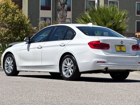 Used 2018 BMW 320i Sedan RWD image 5