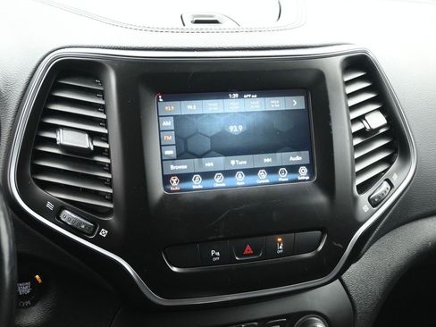 Used 2021 Jeep Cherokee Latitude Plus image 15