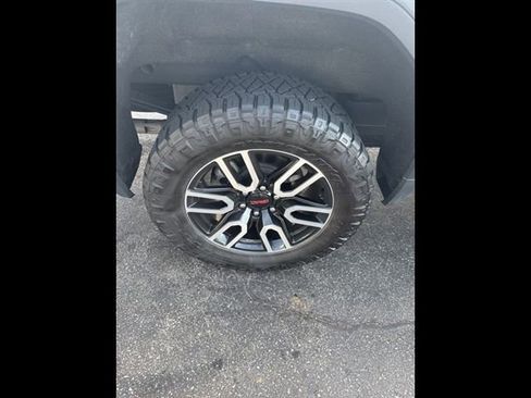 Used 2022 GMC Sierra 1500 AT4 w/ AT4 Preferred Package image 17
