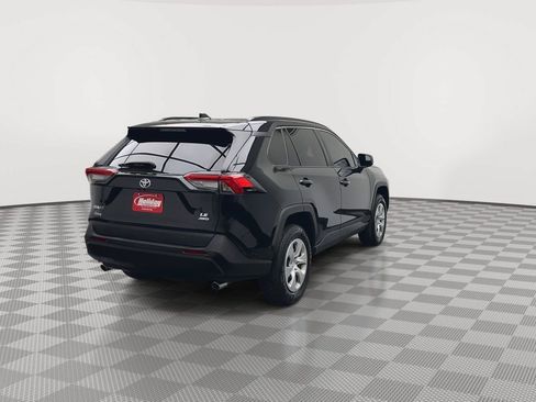 Used 2021 Toyota RAV4 LE AWD/4WD image 31