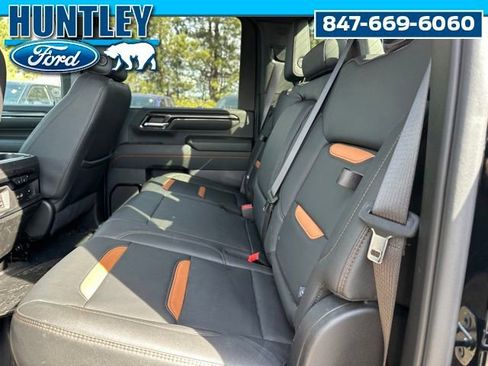 Used 2024 GMC Sierra 2500 AT4 w/ AT4 Premium Plus Package AWD/4WD image 9