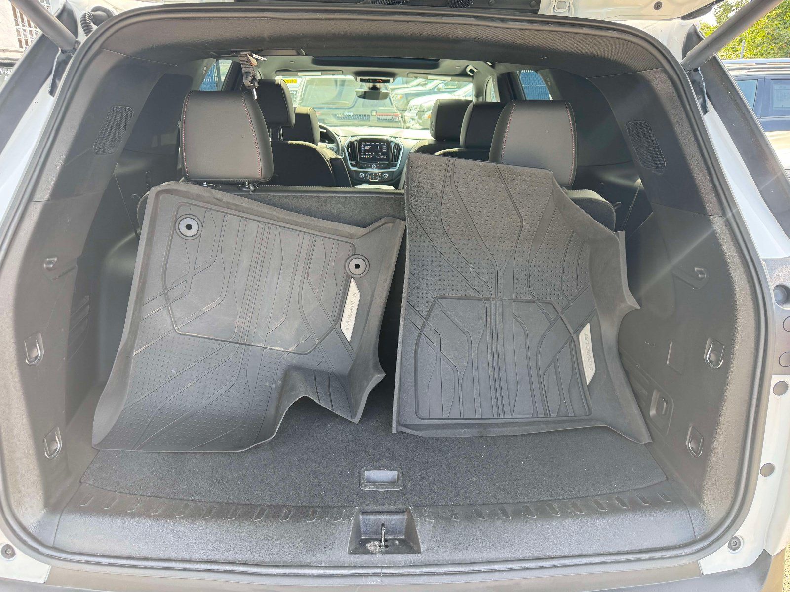 Used 2023 Chevrolet Traverse RS AWD/4WD image 16