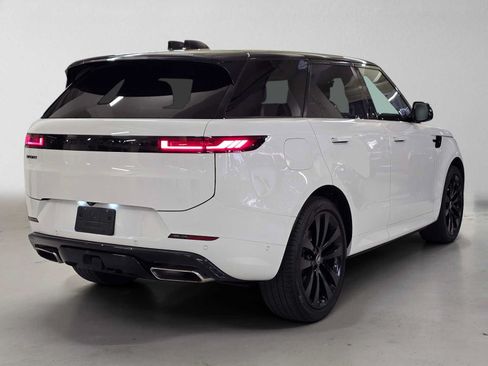 Used 2024 Land Rover Range Rover Sport Dynamic SE AWD/4WD image 5