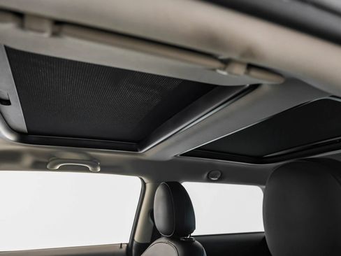 Used 2016 MINI Cooper 2-Door Hardtop image 16