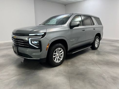 Used 2025 Chevrolet Tahoe LT image 3