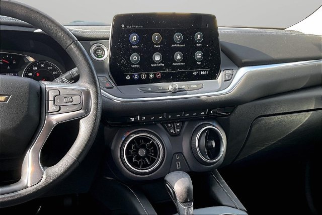 Used 2023 Chevrolet Blazer LT FWD image 6