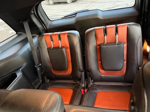 Used 2019 Ford Explorer XLT w/ Equipment Group 202A image 17