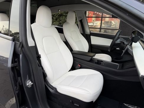 Used 2021 Tesla Model Y Performance image 34
