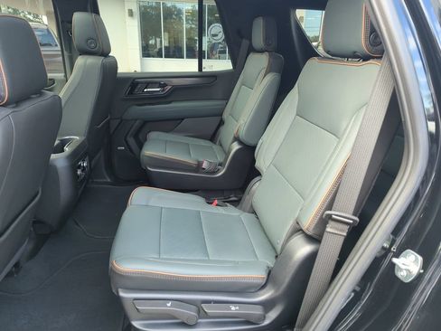 Used 2025 GMC Yukon AT4 w/ AT4 Premium Package AWD/4WD image 30