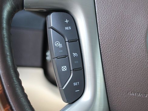 Used 2013 GMC Yukon Denali AWD/4WD image 19