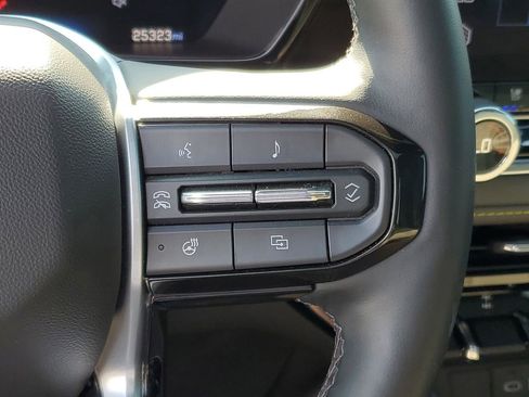 Used 2024 Chevrolet Colorado ZR2 w/ ZR2 Convenience Package III AWD/4WD image 16