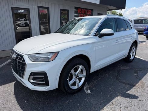 Used 2023 Audi Q5 2.0T Premium w/ Convenience Package AWD/4WD image 2