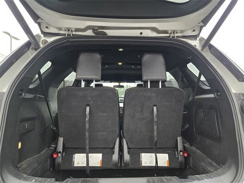 Used 2018 Ford Explorer XLT w/ Equipment Group 202A image 35