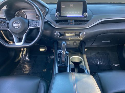 Used 2024 Nissan Altima 2.5 SR FWD image 11