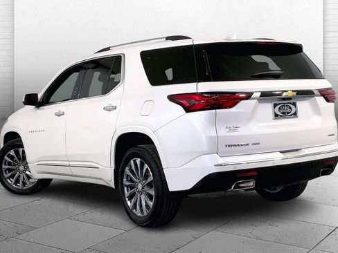 Used 2023 Chevrolet Traverse Premier image 11