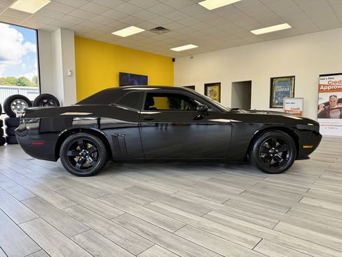Used 2013 Dodge Challenger R/T image 5