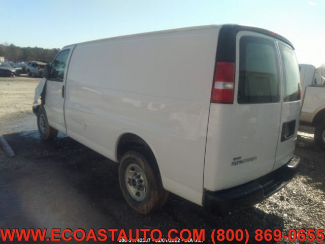 Used 2017 GMC Savana 2500 RWD image 2