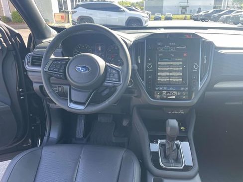 Used 2025 Subaru Forester Limited AWD/4WD image 13