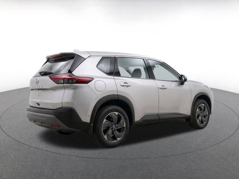 Used 2025 Nissan Rogue SV FWD image 9