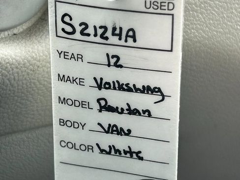 Used 2012 Volkswagen Routan SEL image 15