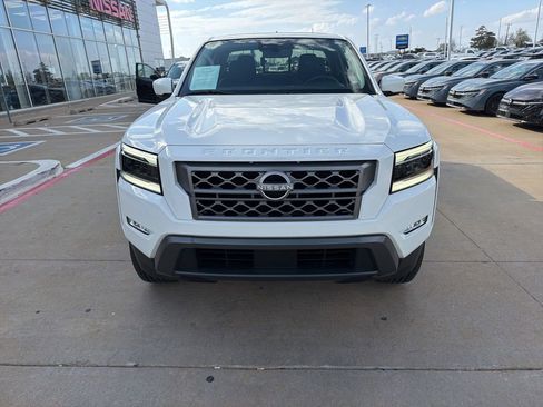 Used 2024 Nissan Frontier SL w/ Technology Package image 8