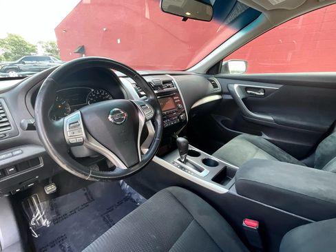 Used 2015 Nissan Altima 2.5 SV FWD image 9