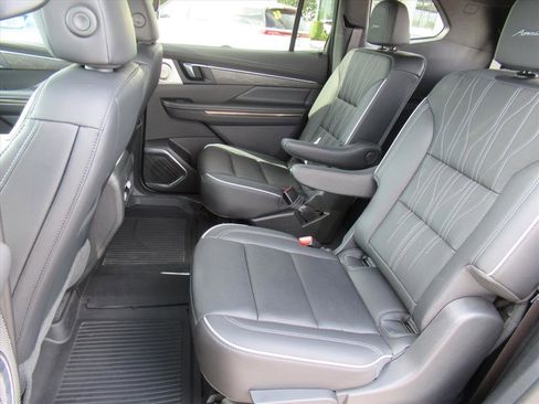 Used 2025 Buick Enclave Avenir w/ Super Cruise Package image 32