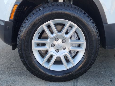 Certified 2025 Land Rover Defender 110 S image 14