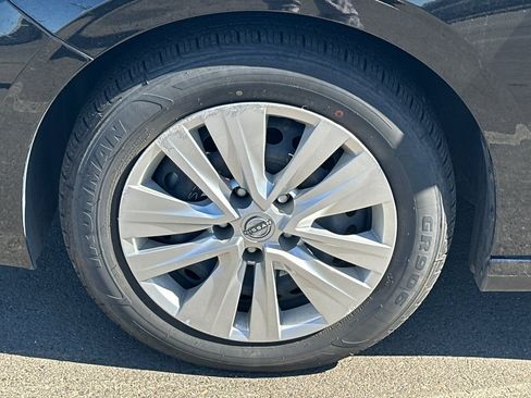 Certified 2024 Nissan Sentra S FWD image 4